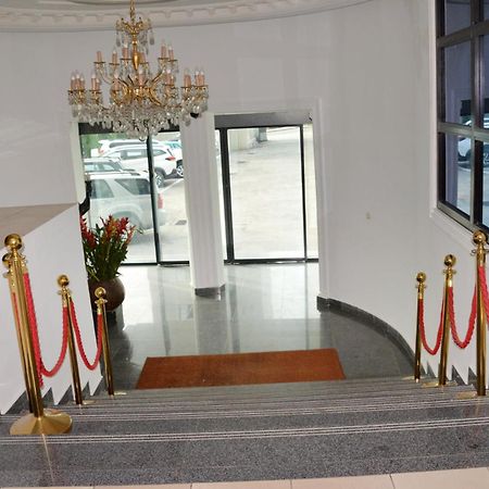 Hotel Vallee Des Princes Douala Exteriér fotografie