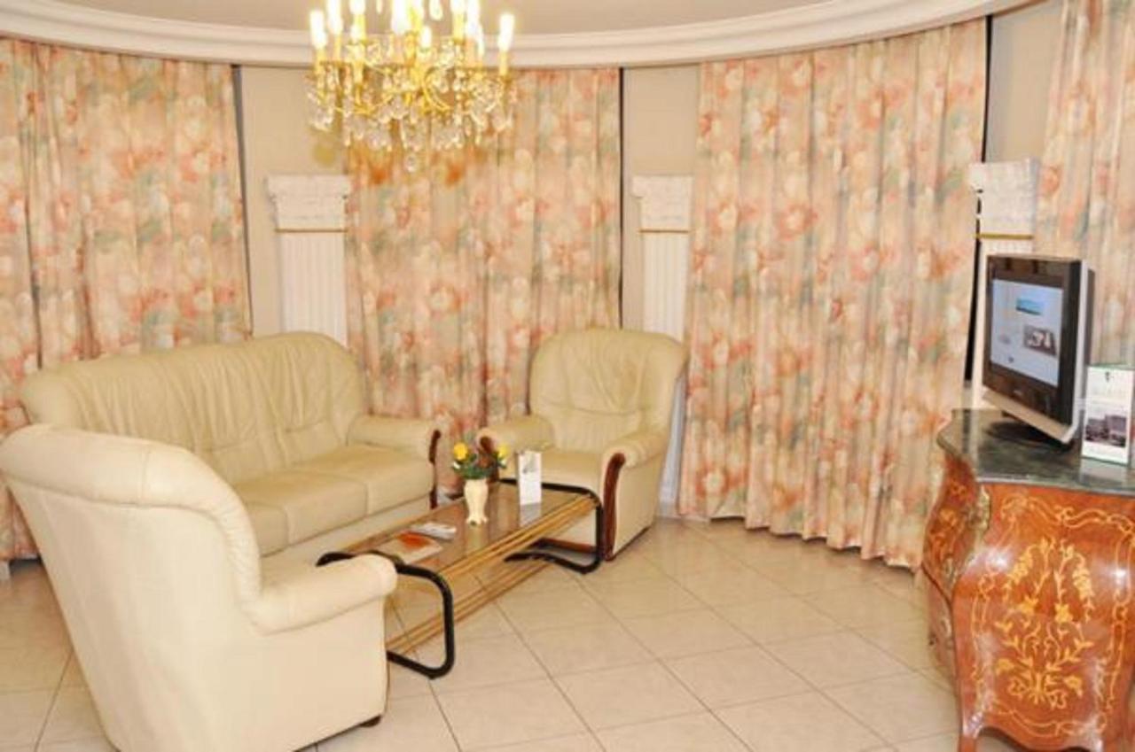 Hotel Vallee Des Princes Douala Exteriér fotografie