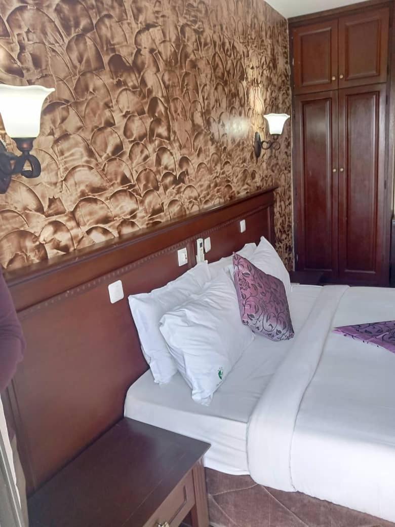 Hotel Vallee Des Princes Douala Exteriér fotografie