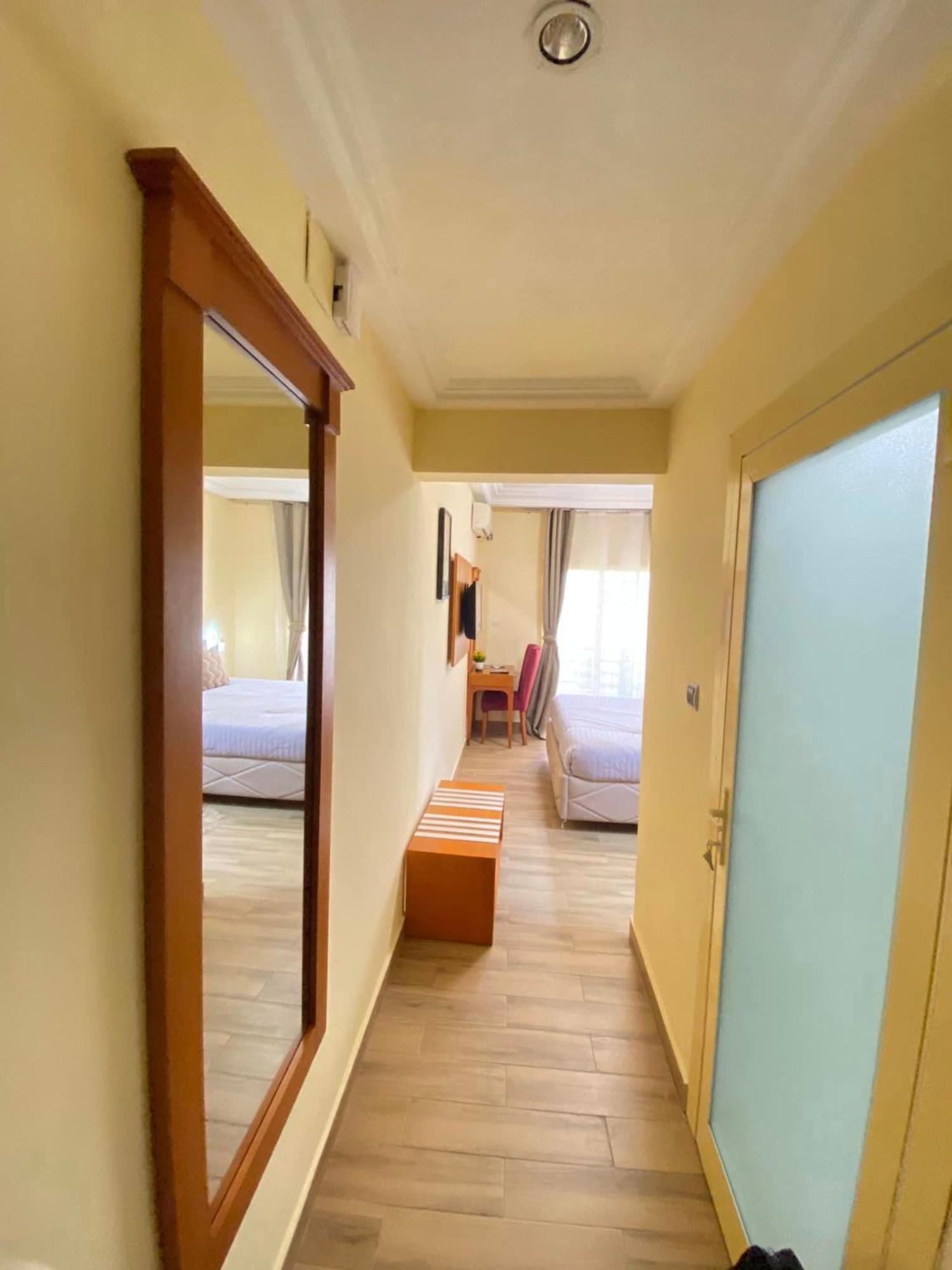 Hotel Vallee Des Princes Douala Exteriér fotografie