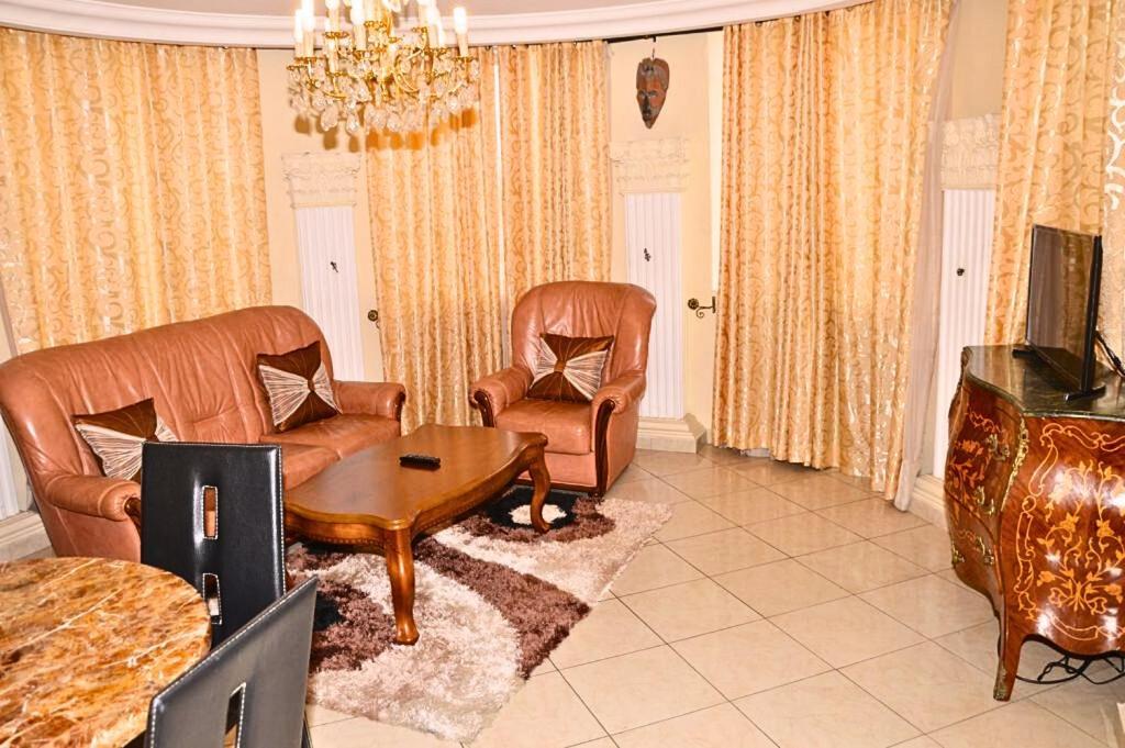 Hotel Vallee Des Princes Douala Exteriér fotografie